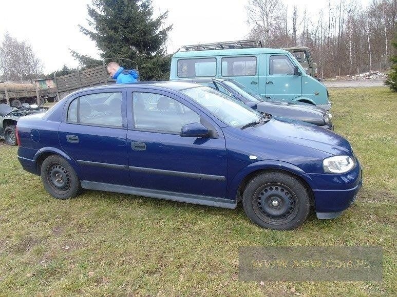 Samochód osobowy OPEL ASTRA GL (pojemność 1,4)...