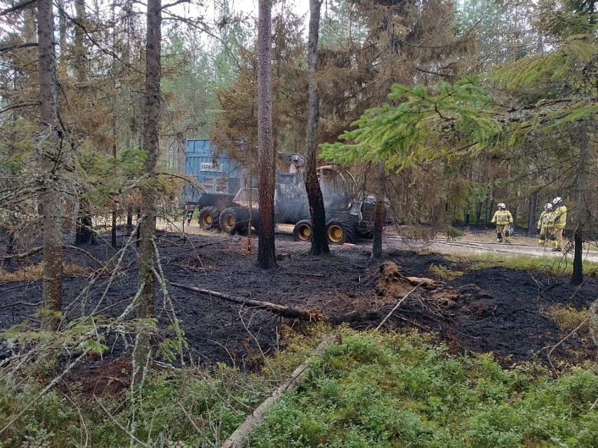 W Rekowie spłonęła maszyna należąca do leśniczych