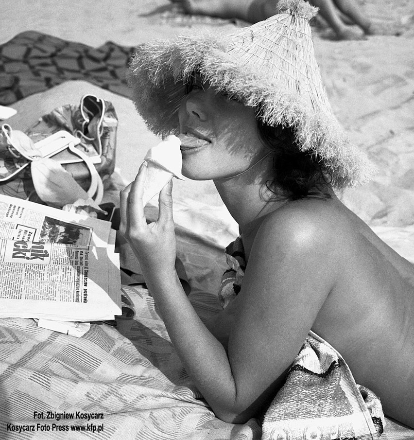 Sopot, 1963 rok. Tak czytało się na plaży „Dziennik...