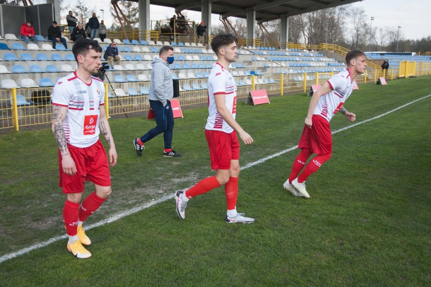Piłkarze Gryfa Słupsk przegrali w meczu z Gromem Nowy Staw (zdjęcia)