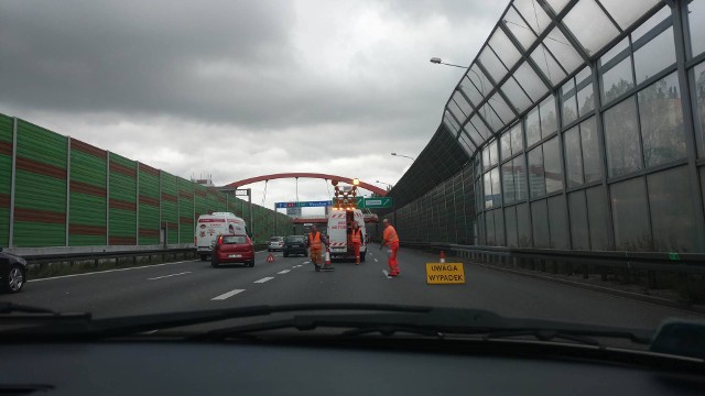 Wypadek na A4 w Katowicach. Zablokowane zostały 2 pasy, uwaga na utrudnienia!