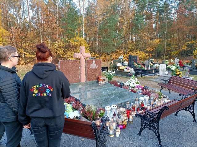 Jak wygląda grób Krzysztofa Krawczyka we Wszystkich Świętych?