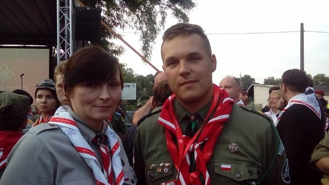 Jakub Kamiński był jedynym reprezentantem naszego hufca na zlocie we Wrocławiu.                                         Na zdjęciu wraz z naczelnik ZHP harcmistrz Małgorzatą Sinicą