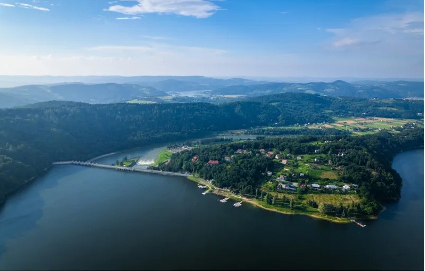 Spacer po zaporze w Rożnowie z widokiem na Jezioro Rożnowskie atrakcją turystyczną? Czy otwarcie obiektu dla turystów w ogóle jest możliwe?