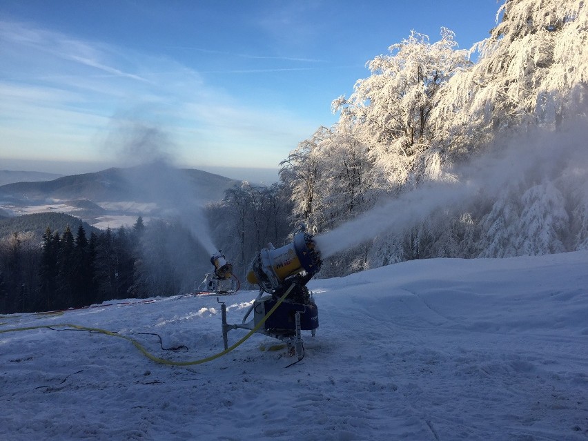 Stacja narciarska Kasina Ski [OPIS, WYCIĄGI, TRASY, KARNETY]