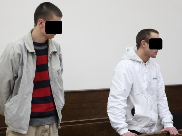 Racisław Cz. i Artur S. odpowiadali z wolnej stopy. Po półtora miesiąca dochodzenia prokurator uchylił im areszt.