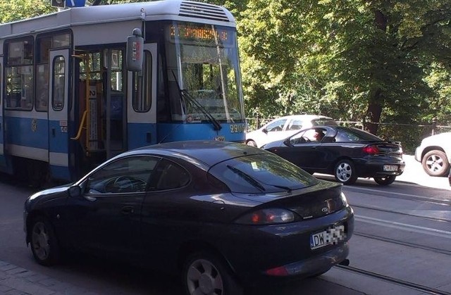 Wrocław MPK już nakłada kary za zablokowanie torowiska