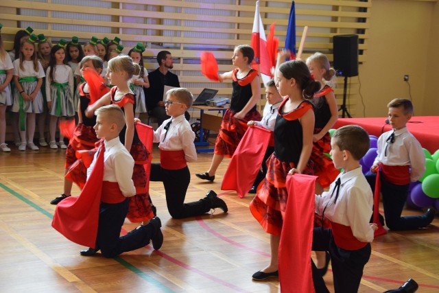 SP 11 im. Marii Curie-Skłodowskiej w Tychach - obchody 60-lecia istnienia