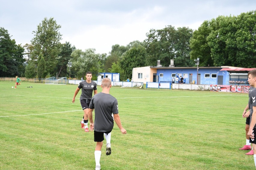 Piotr Kasperek, trener Polonii Białogon Kielce: Najbardziej zależy nam na młodzieżowcach, ponieważ jest to "towar deficytowy" na rynku