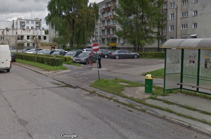 Ostrów Mazowiecka w oku kamery Google'a! Mieszkańcy Ostrowi na zdjęciach Google Street View. Sprawdź, czy uchwyciła cię kamera