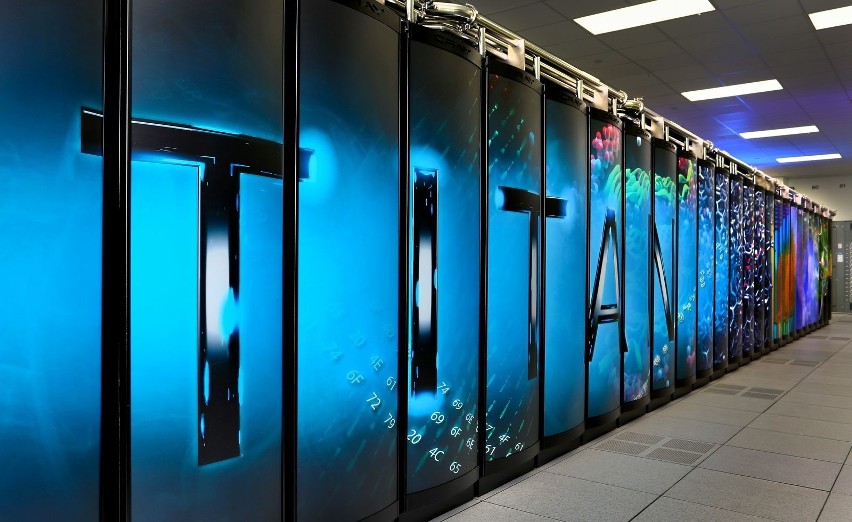 TITAN
Superkomputer TITAN w Oak Ridge National Laboratory