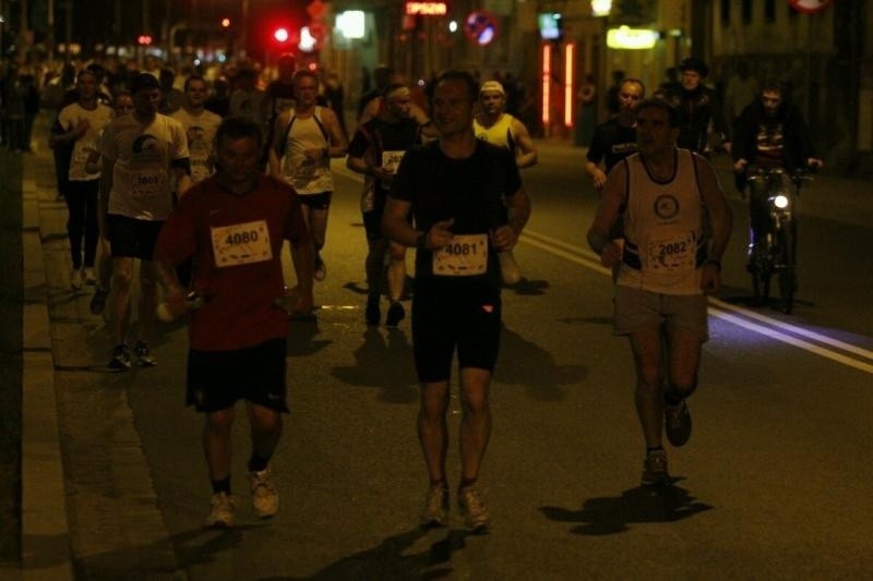 Nocny Wrocław Półmaraton 2013 odwołany! Tłum spontanicznie ruszył ulicami! A Dutkiewicz przeprasza