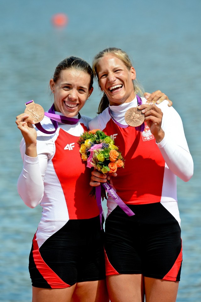 Uśmiech bardzo rzadko schodzi z twarzy Julii Michalskiej-Płotkowiak (z prawej). Na zdjęciu radość poznanianki po zdobyciu brązowego medalu na igrzyskach w Londynie
