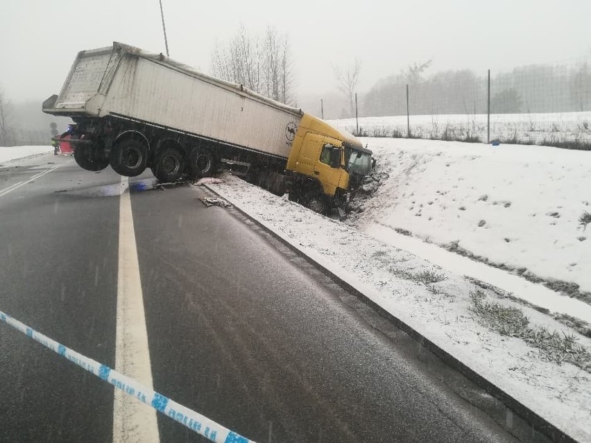 Święta Woda. Śmiertelny wypadek zablokował DK19. Zginął...