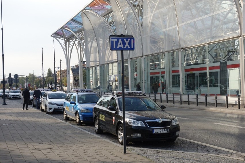 Taksówkarze liczą na klientów w Sylwestra. Będą normalnie pracować