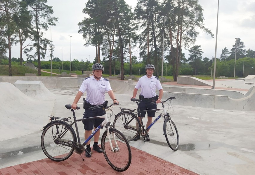 Policjanci na rowerach patrolują powiat skarżyski. Gdzie można ich spotkać?