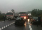 Wypadek na drodze numer 73 w Młynach! Zderzyły się trzy auta  