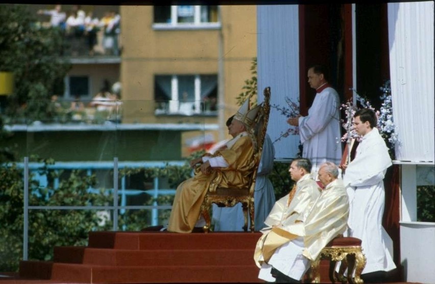 Jan Paweł II w Wielkopolsce. W 1983 roku odwiedził Poznań po...