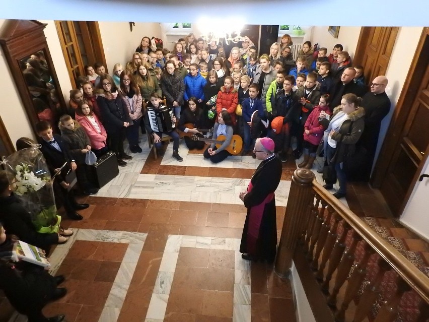 Dzieci z katolickiej Szkoły Podstawowej w Łapach uczyły się zarządzania w Łomży