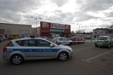 Wrocław: Klientka marketu zmarła przed sklepem