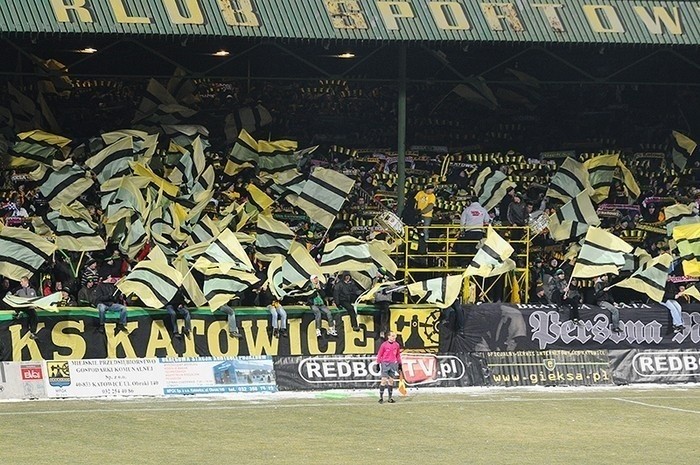 Około 5 tysięcy kibiców GKS-u Katowice obejrzało mecz z...