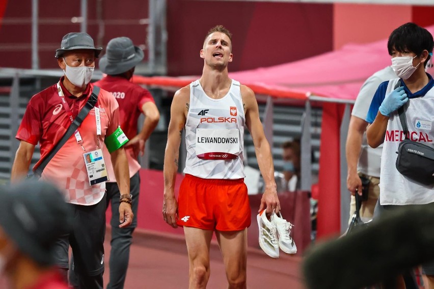 Marcin Lewandowski w półfinale 1500 m odniósł kontuzję.