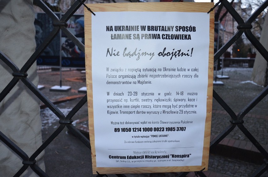 Wrocławianie pomagają Ukraińcom. Przynieśli koce, kurtki i leki (ZDJĘCIA)