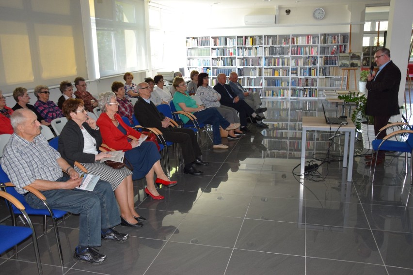 O tym,  po co są nam potrzebne organizacje pozarządowe rozmawiano w radziejowskiej bibliotece