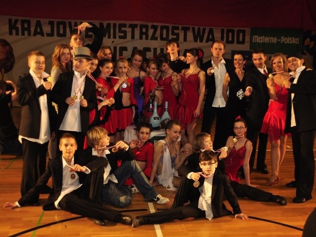 Na mistrzostwach Polski Opolską Szkołę Salsy Salsa Loca reprezentowało 24 tancerzy. W sumie zdobyli 14 medali, w tym 7 złotych, 3 srebrne i 4 brązowe.