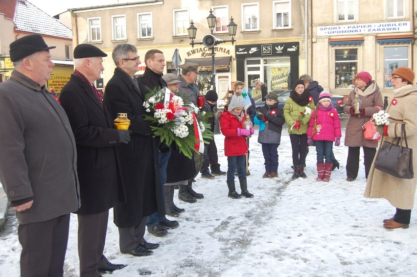 Delegacje zebrały się na nakielskim rynku