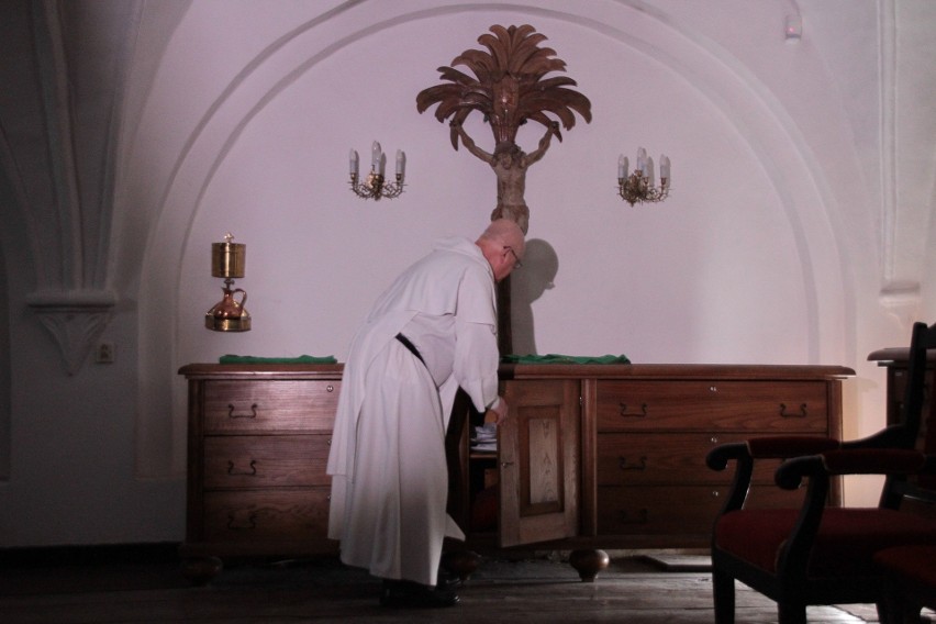 Filmowcy i Archiwum X badają tajemnice kradzieży relikwii Drzewa Krzyża Świętego 