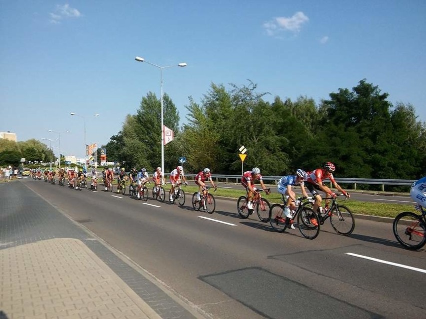 Tour de Pologne 2017 w Jastrzębiu. Kolarze mkną przed siebie