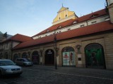 Pacha Poznań: Fałszywy alarm bombowy zemstą za nieotrzymanie wypłaty?