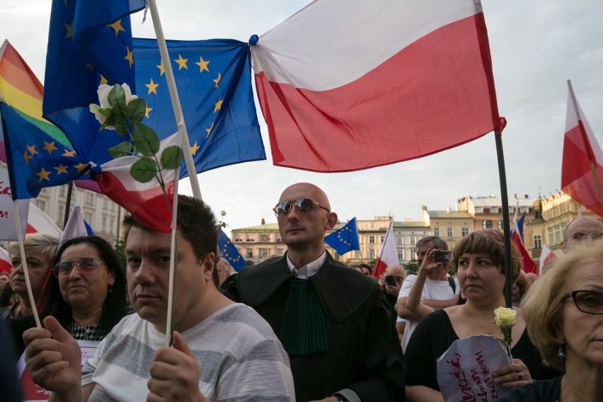 24 lipca 2017. Protest w obronie niezależności sądów na...