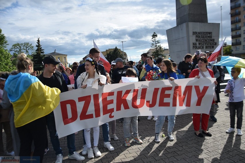 Ukraińcy dziękują Polakom. Marsz wdzięczności Narodowi Polskiemu we Włocławku [zdjęcia, wideo]