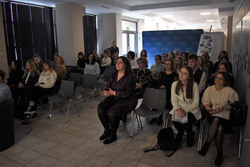 W Kielcach rozstrzygnięto wojewódzki etap konkursu "W kręgu poezji i prozy lagrowej więźniarek KL Ravensbrück"