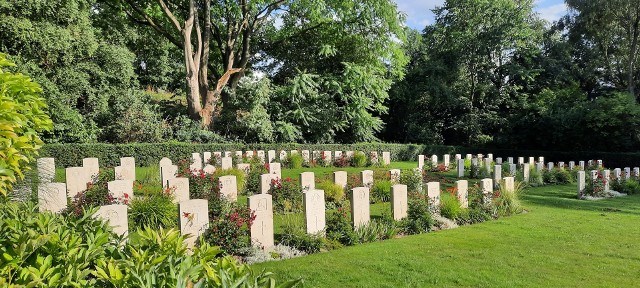Groby żołnierzy z czasów II wojny światowej
