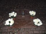 Bubel na cmentarzu w Międzyrzeczu. Z tablicy polskich żołnierzy… wyparowały litery