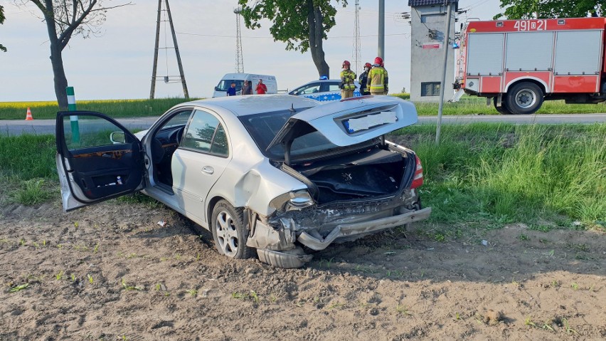 4 osoby w szpitalu po wypadku na drodze krajowej nr 94 na wysokości wsi Suchodaniec pod Strzelcami Opolskimi