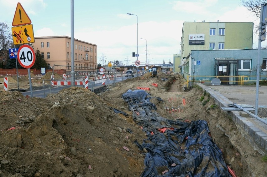 Budowa linii tramwajowej na Popowice. Prace przy ulicy...