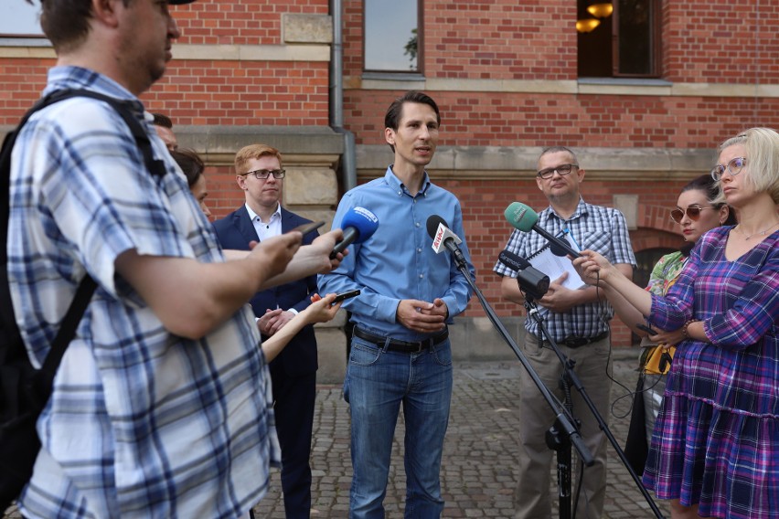 Konferencja PiS w Gdańsku dotycząca inwestycji na Wzgórzu Mickiewicza: "mieszkańcy Gdańska muszą mieć gdzie żyć, a nie tylko spać"