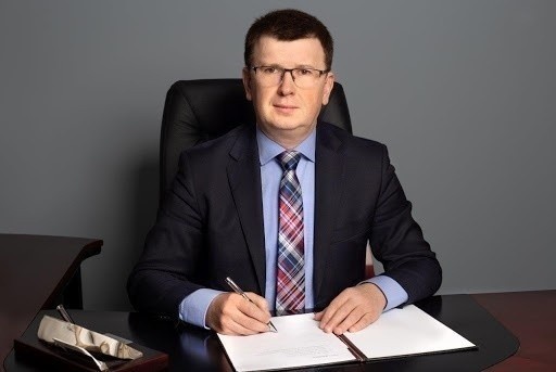 Jarosław Górczyński, prezydent miasta Ostrowca Świętokrzyskiego został Samorządowcem Roku 2022 w powiecie ostrowieckim