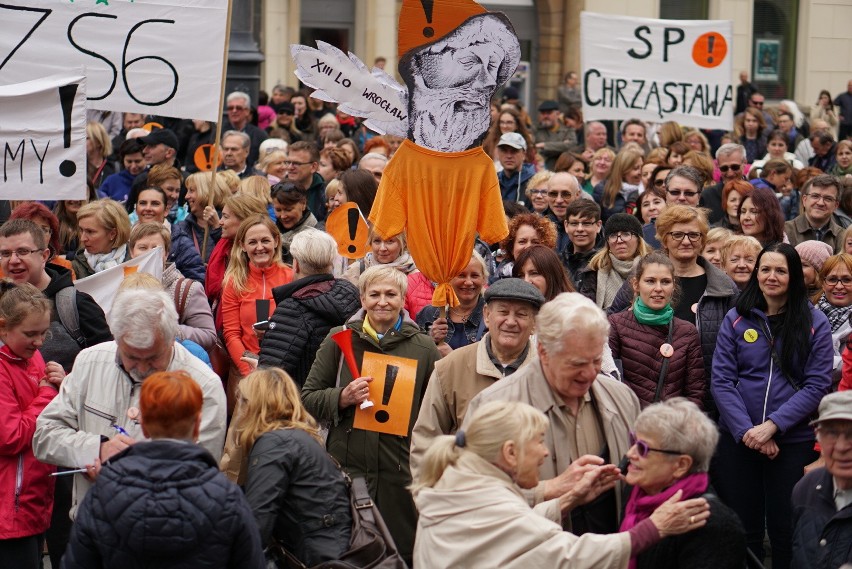 Rząd pod pręgierz. Nauczyciele protestowali na Rynku