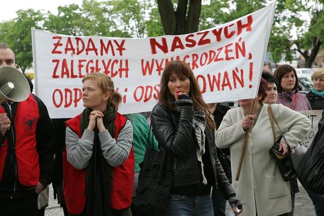 Byli pracownicy SP ZOZ w Kostrzynie protestowali i upominali się o swoje zaległe pensje już dziesiątki razy.