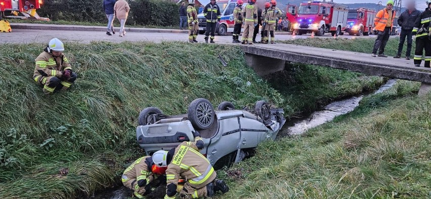 Wypadek w Golcowej. Poszkodowana została 4-letnia dziewczynka [ZDJĘCIA]