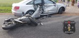 Tragedia na drodze. 29–letni motocyklista zginął w wypadku, w Kowali Stępocinie, po tym, jak jego motor uderzył w bok samochodu