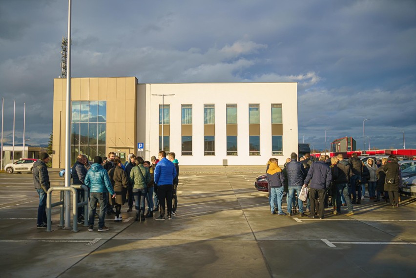 Pracownicy Kalmaru, firmy produkującej meble w Starym Sączu,...