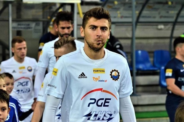 Bartosz Nowak zdobył trzy bramki w wyjazdowym meczu z Wigrami Suwałki (3:0)