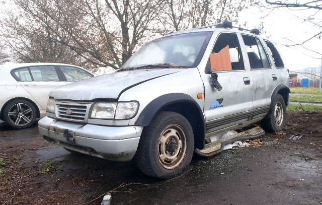 W pierwszym kwartale tego roku liczba zgłoszeń do Straży Miejskiej w Bydgoszczy, w związku z porzuconymi przez właścicieli autami,  zbliżyła się do 80. ▶▶