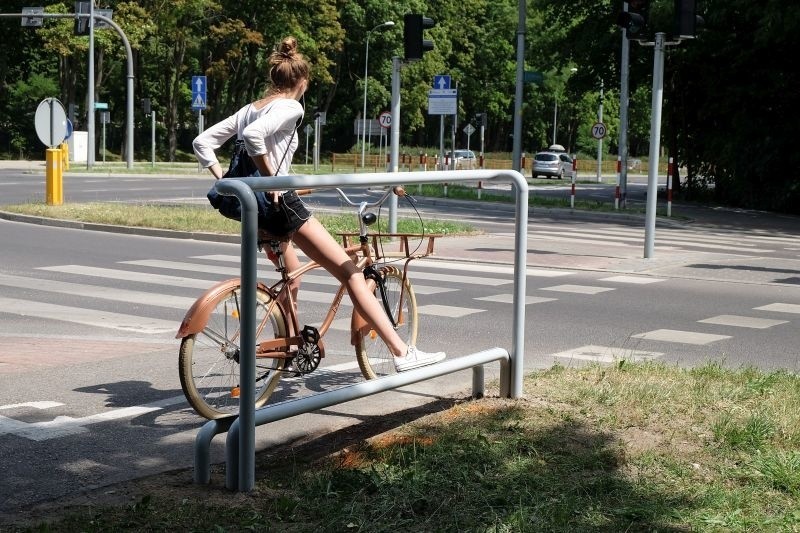 Podpórki dla rowerzystów (zdjęcia, wideo)